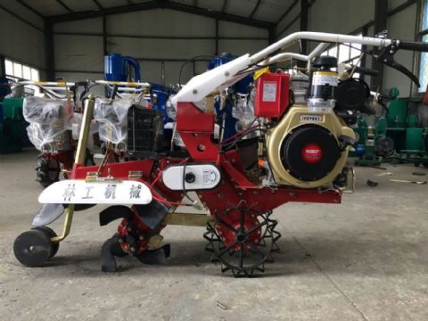 點擊查看詳細信息<br>標題：開溝機 閱讀次數：2088