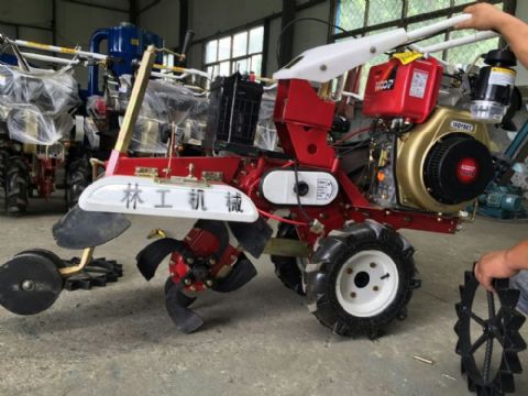 點擊查看詳細信息<br>標題：開溝機 閱讀次數：2333