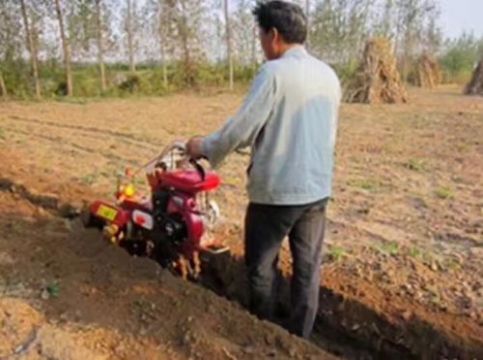 點(diǎn)擊查看詳細(xì)信息<br>標(biāo)題：開溝機(jī)　 閱讀次數(shù)：2541