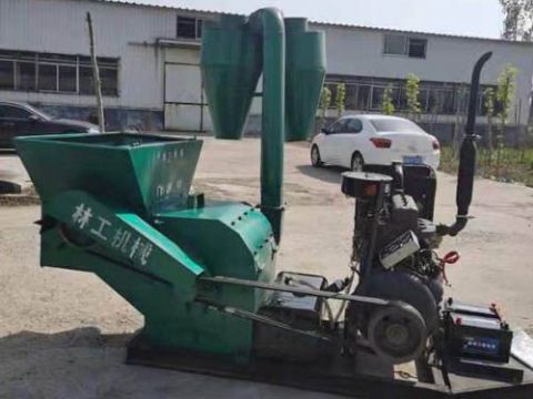 點擊查看詳細(xì)信息<br>標(biāo)題：飼料粉碎機(jī) 閱讀次數(shù)：1985